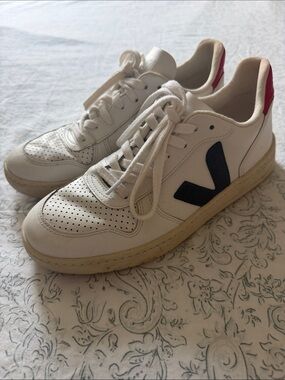 Veja Women’s Cream White and Navy Leather Sneakers